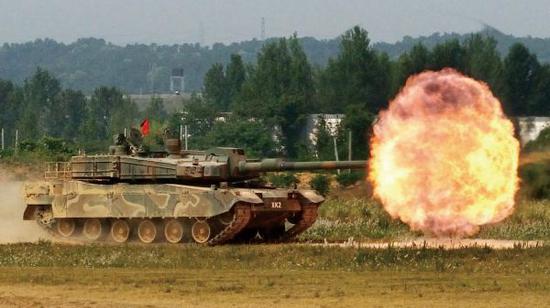 资料图片：韩国陆军“黑豹”坦克实弹打靶。（韩国陆军官网）