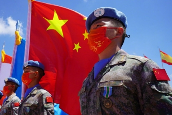 赴黎维和官兵集体授勋