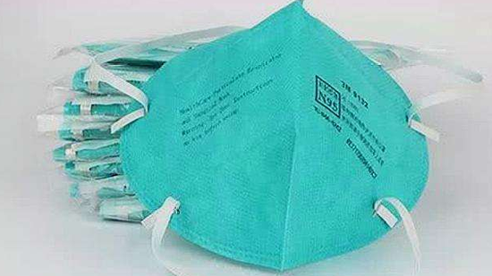 不发N95口罩就不护理新冠患者 10名美国护士被停