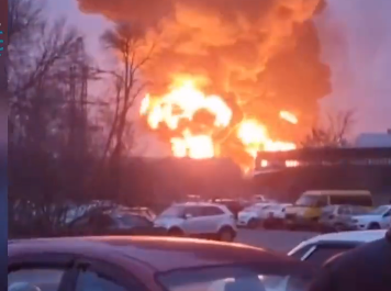 俄称乌军直升机空袭俄边境城市油库引发火灾 2人受伤
