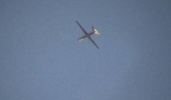 此前翼龙在利比亚上空的图片