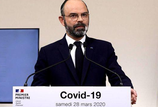 法国总理：如果不解除限制，国家将有崩溃风险