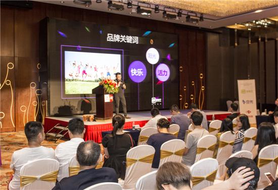 两大直播平台联手协作 泊涵携手爱奇艺奇秀共创未来