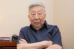 阎肃之子:父亲身体状况转好 会睁开眼睛|阎肃|父亲|身体状况_新浪娱乐_新浪网