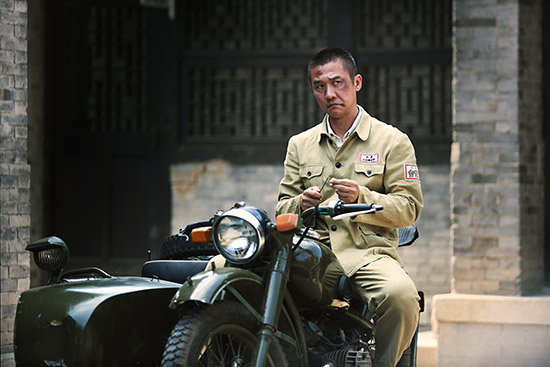 金水桥边黄志忠影视话剧面面俱到