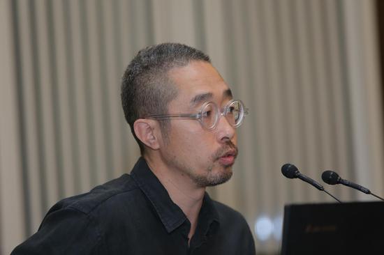 中国著名青年建筑师,今日未来馆发起人,今日美术馆设计者王晖先生