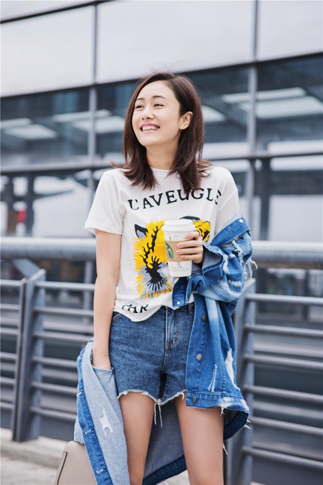 优格女神刘芸穿出牛仔甜美风