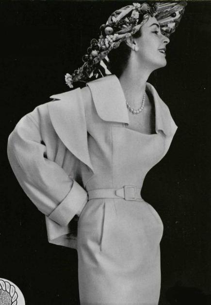 1953年Dior的水果帽子