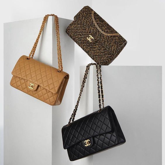 Chanel Classic medium flap Bag