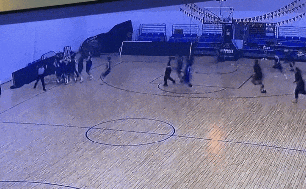 华中科技大学女篮与武汉盛帆女篮爆发大规模冲突，华科主帅追打对方球员，具体情况如何？将面临什么处罚？
