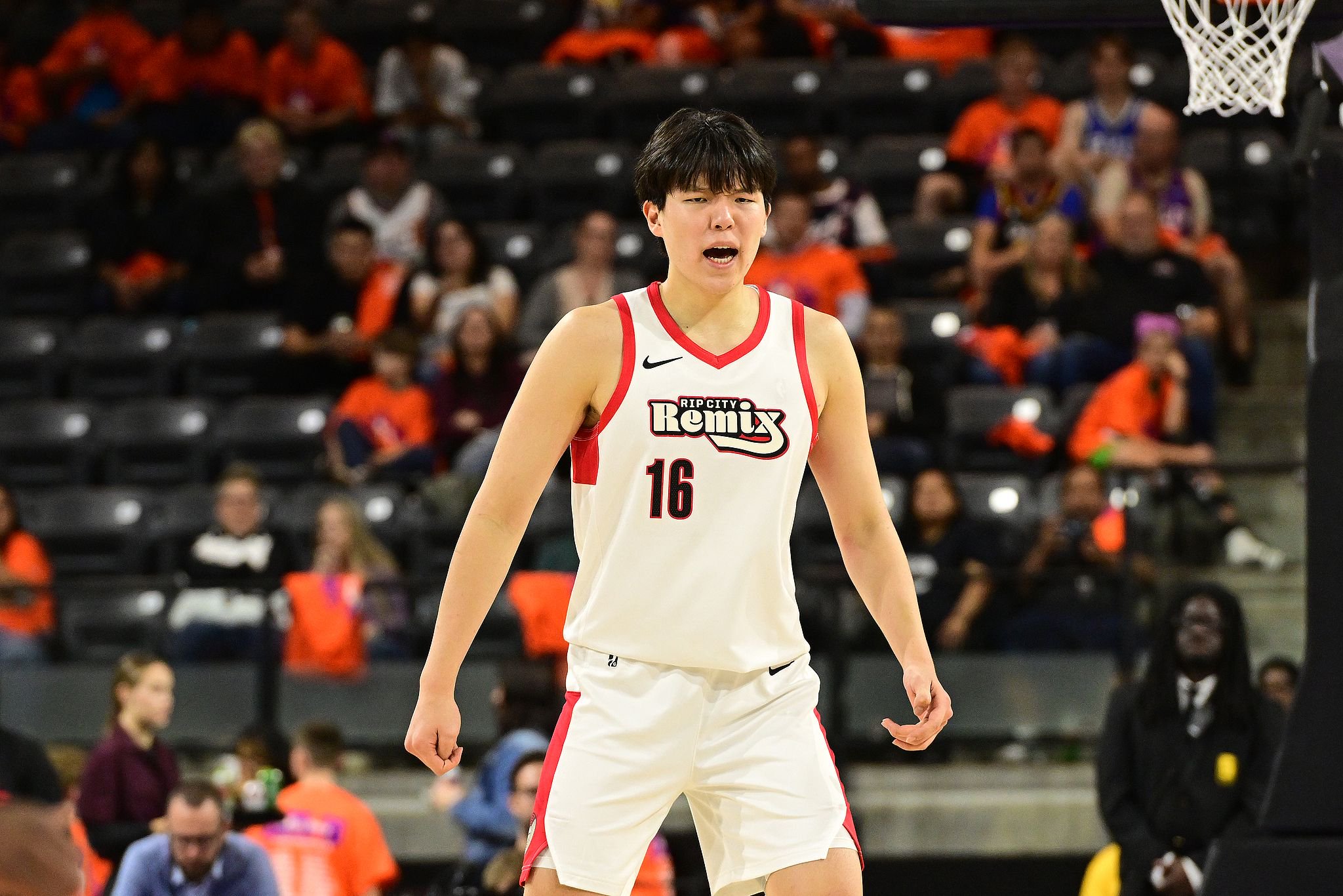 杨瀚森21分9板3助1断3帽&最后连中两记三分 混音惜败湖人