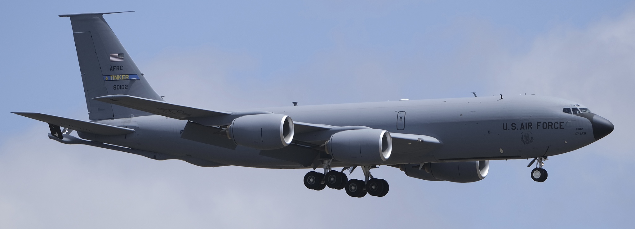 美媒：伊朗袭击沙特基地 美军10人受伤多架加油机受损