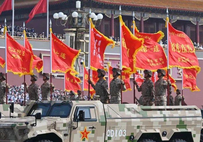 拾光纪·党旗所指正是军旗所向，九三阅兵上的这些旗帜令人心潮澎湃