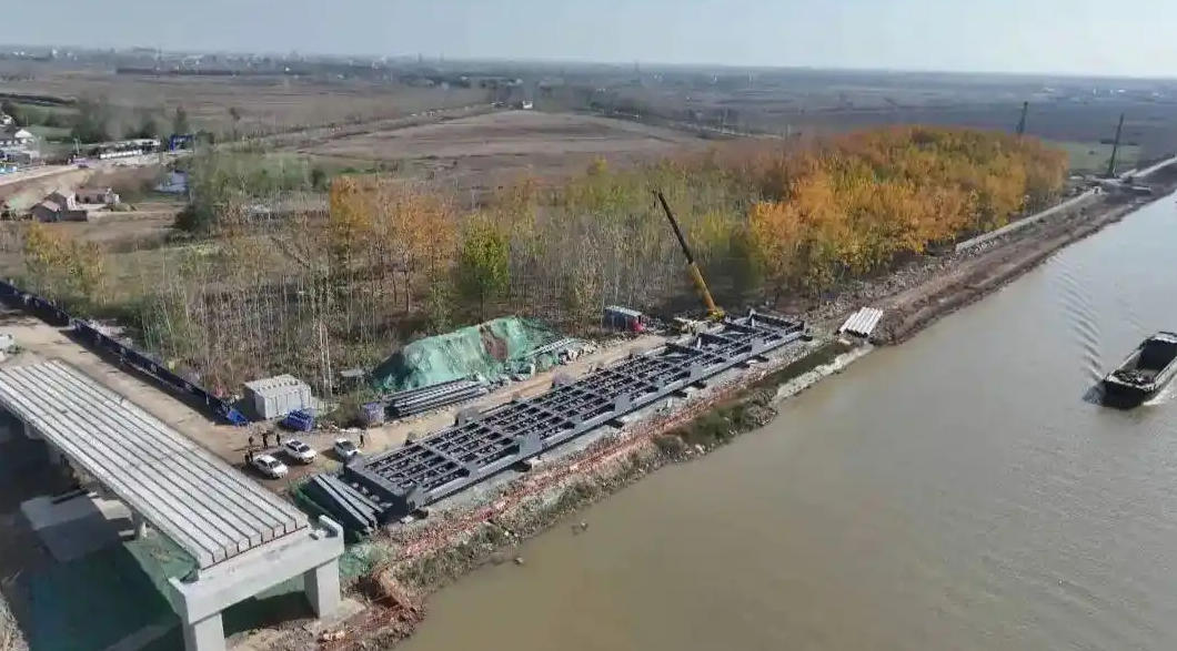 江苏响水连申线月港大桥垮塌已造成2人死亡3人失联