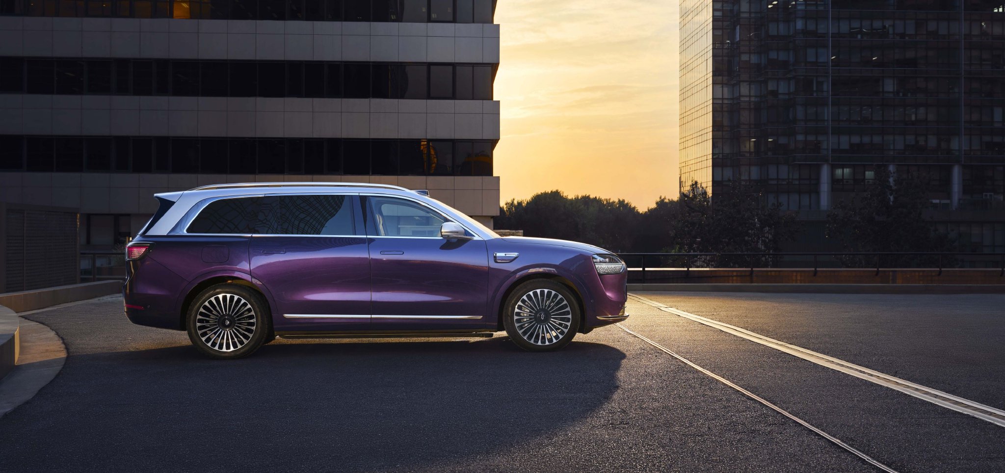 从传统豪华到科技“新豪华”：问界正重塑新豪华车价值标杆