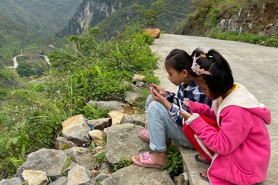 中国相册：她们，在山顶上网课