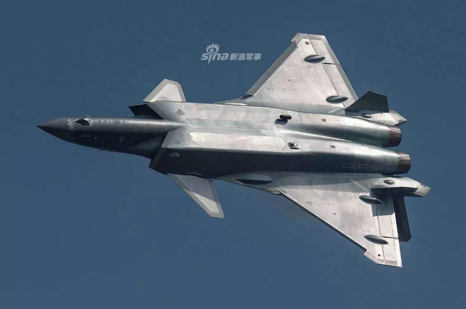 机身修长:歼20战机又有新图曝光颜值超高