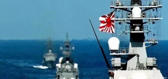 △悬挂朝阳旗的日方军舰