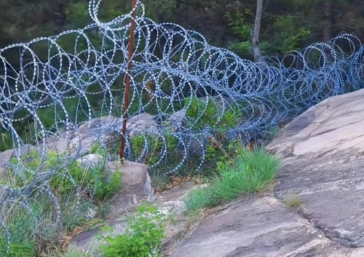 泰山景区周边装上135公里刀片刺绳镀锌隔离网？泰安文旅局工作人员：不了解此事，也管不了景区