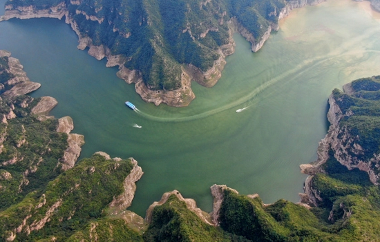  这是在河南济源拍摄的“黄河三峡”景色（2020年9月12日摄，无人机照片）。新华社记者 郝源 摄