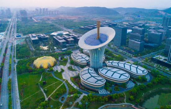 2016年12月8日拍摄的武汉光谷六大园区之一的武汉未来科技城。园区重点发展新一代信息技术产业、新能源、高端装备制造产业等战略性新兴产业