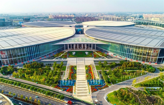  10月31日拍摄的国家会展中心（上海）（无人机照片）。 新华社发（蒋中呈 摄）