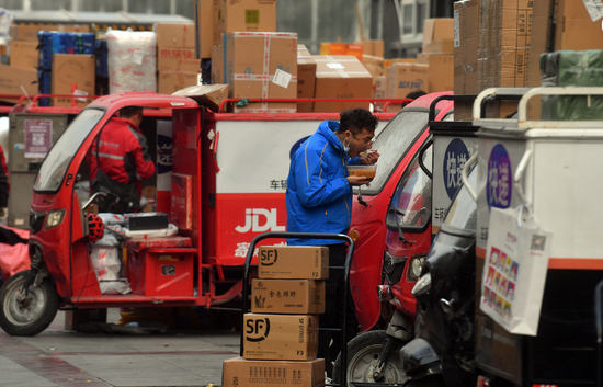 北京日报|爆棚!记者直击“双十一”快递站点