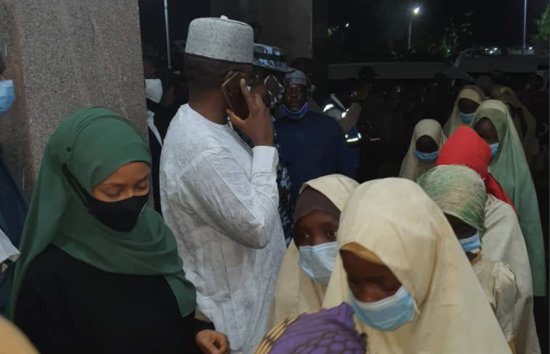 尼日利亚被绑架学生安全抵达政府所在地（社交媒体截图）
