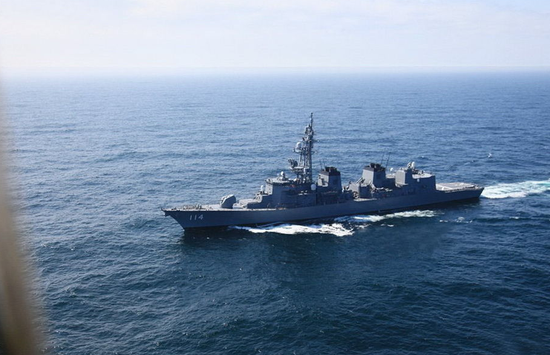 2010年,被我现代级驱逐舰舰载直升机拍摄到的"凉波"号驱逐舰 图源