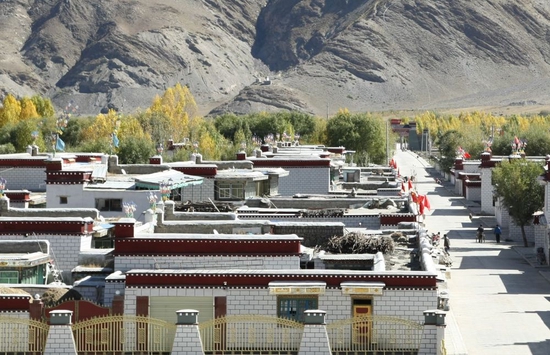这是10月16日拍摄的西藏自治区山南市克松社区。新华社发（次仁罗布 摄）