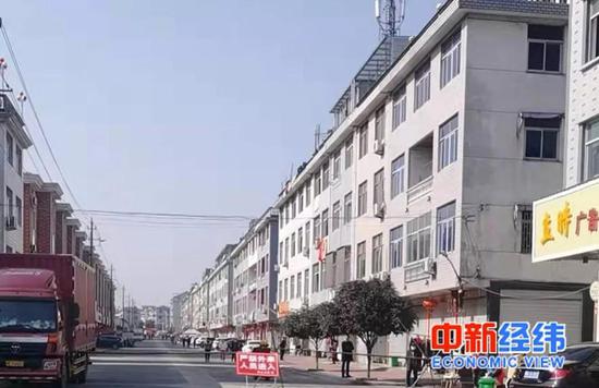 ▲横店影视城附近的街道 受访人供图