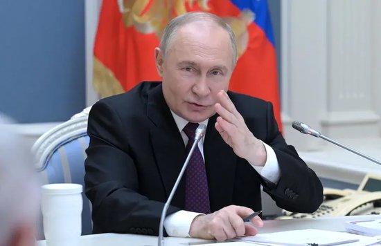 俄、乌总统发表新年致辞，普京：相信我们终将胜利 泽连斯基：乌不会为了实现和平不惜代价，我们不要“乌克兰的终结”