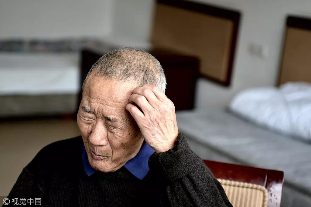 阿尔兹海默症家属:眼看着奶奶一点点把我忘记|老年痴呆|家属|阿尔兹