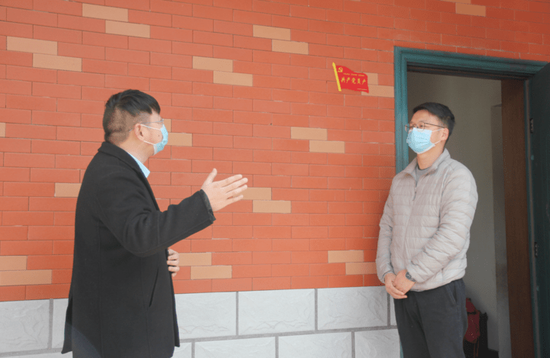 隔离日记:第六天老人戴口罩偷出门 立刻被发现