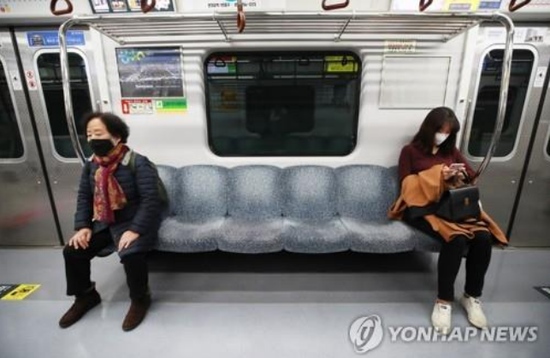 隔离时擅自外出?韩国或出重拳:一律佩戴电子