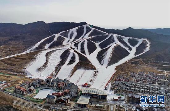 这是张家口市崇礼区富龙滑雪场(2019年1月5日无人机拍摄).