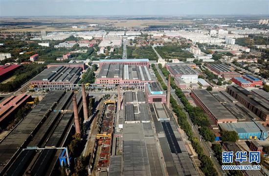 这是无人机拍摄的中国一重集团有限公司的厂区（2018年9月27日摄）。 新华社记者 王建威 摄