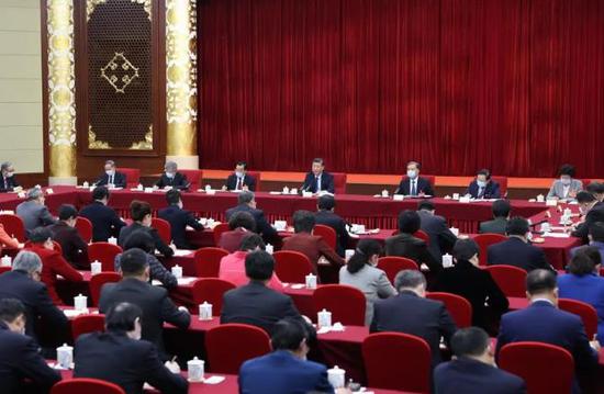 △3月6日，习近平总书记参加医药卫生界、教育界委员联组会。