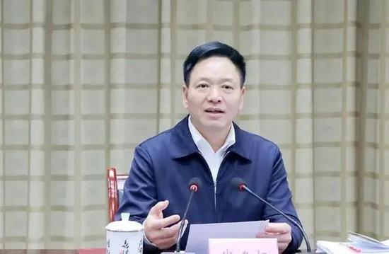相继担任区委常委,组织部长,区委副书记等职,2013年11月出任彭水县委