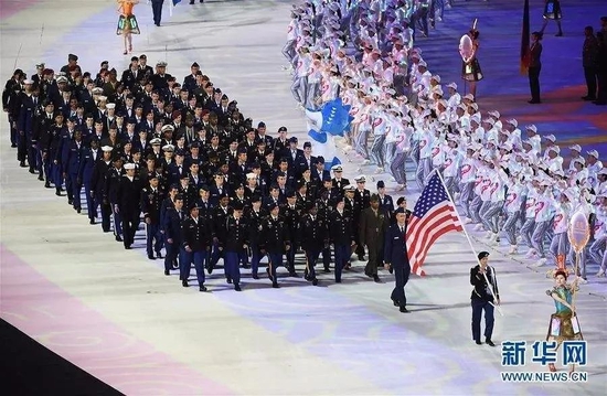  武汉军运会开幕式，美国代表团入场图：新华网