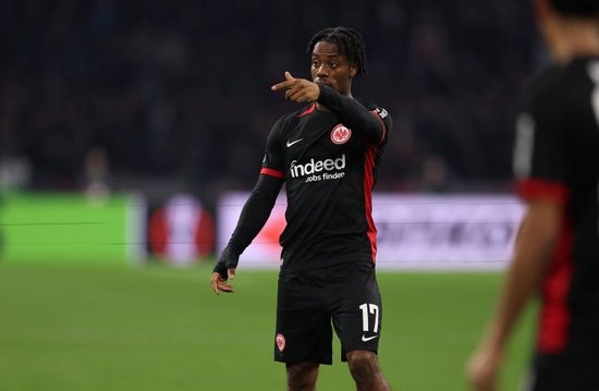 记者：尼斯有意法兰克福前锋瓦希，但球员预计不会在冬窗离队