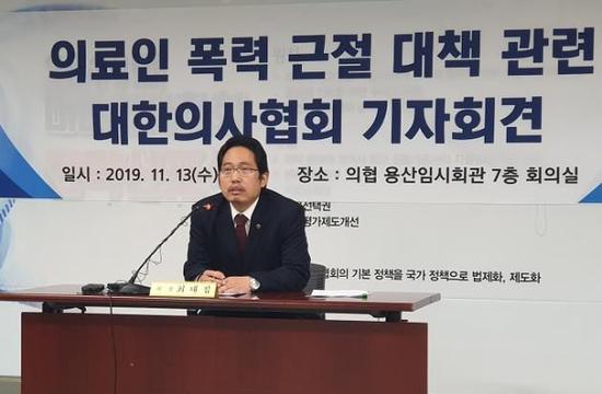 培养一个医生有多难?各国是这样对付暴力伤医