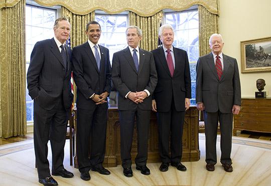 左起：老布什、奥巴马、小布什、克林顿、卡特  美媒资料图