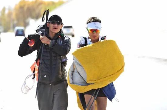 梁晶(左)和赵家驹