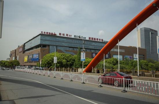 4月6日,浙江义乌,现在的第四代市场篁园市场主要为服装市场。新京报记者 彭子洋 摄