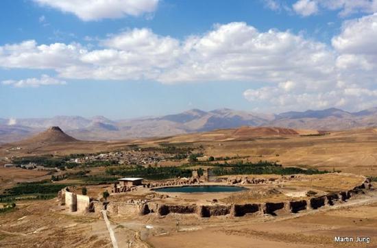 伊朗对美基地发射导弹 美会轰炸伊朗这些目标吗