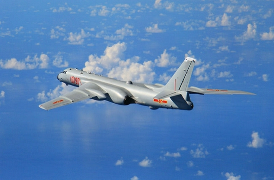  空军轰—6K飞机参加远海训练（资料照片）。新华社发（冯翔 摄）