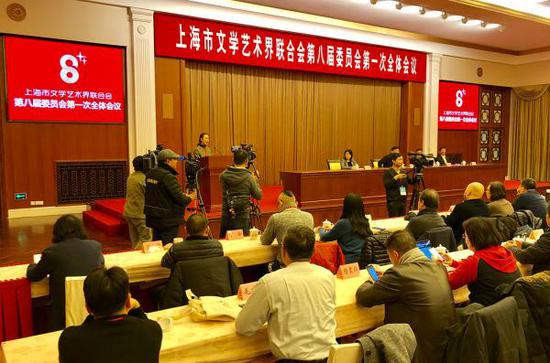 新当选的上海市文联主席奚美娟发言。澎湃新闻记者 赵昀 图