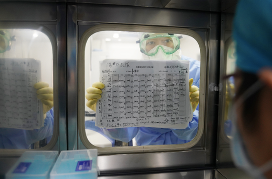 北京日报揭秘“病毒猎手”：面临气溶胶传染风险，做梦都在数数