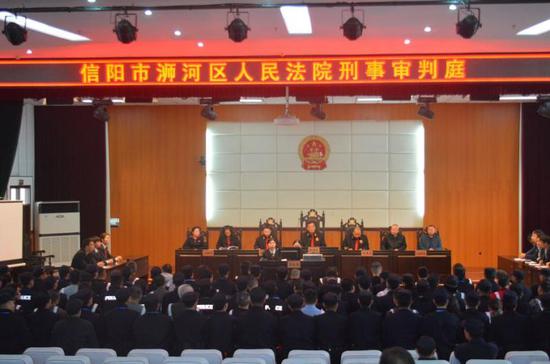 涉黑头目获刑20年:伙同村主任开发时纠集人打村